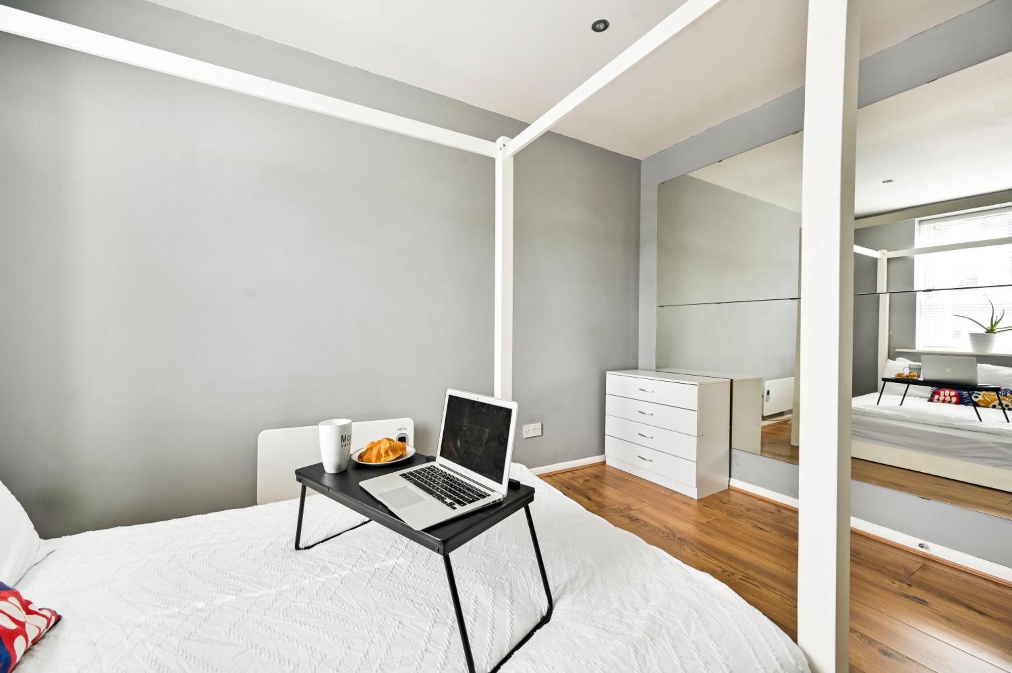 Cosy 1-Bed E15, Sleeps 4, 1 Min From Tube Station Near O2 Arena Apartment London Ngoại thất bức ảnh