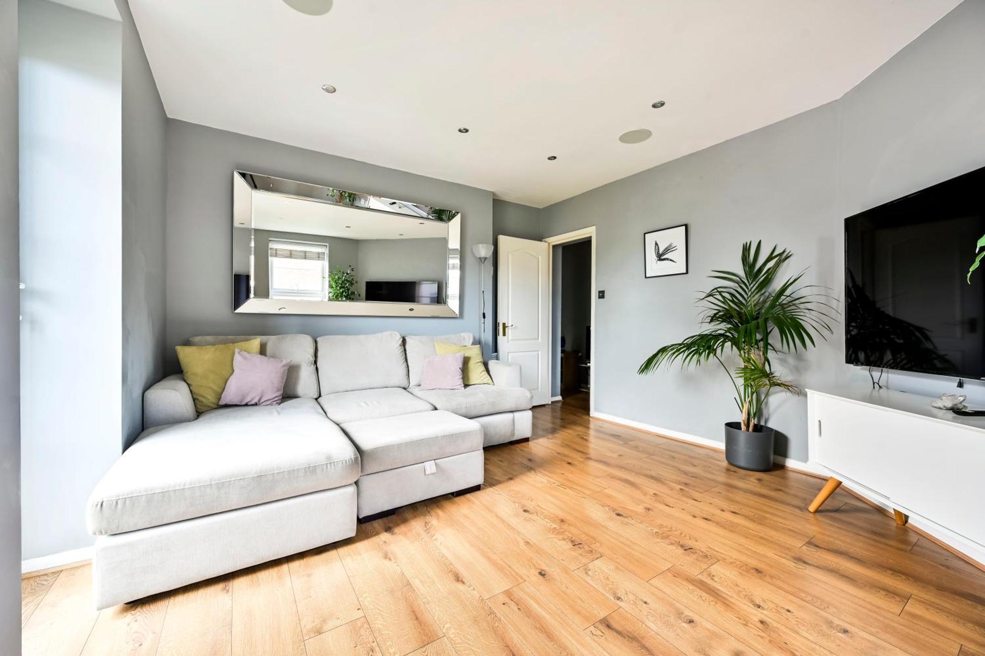 Cosy 1-Bed E15, Sleeps 4, 1 Min From Tube Station Near O2 Arena Apartment London Ngoại thất bức ảnh