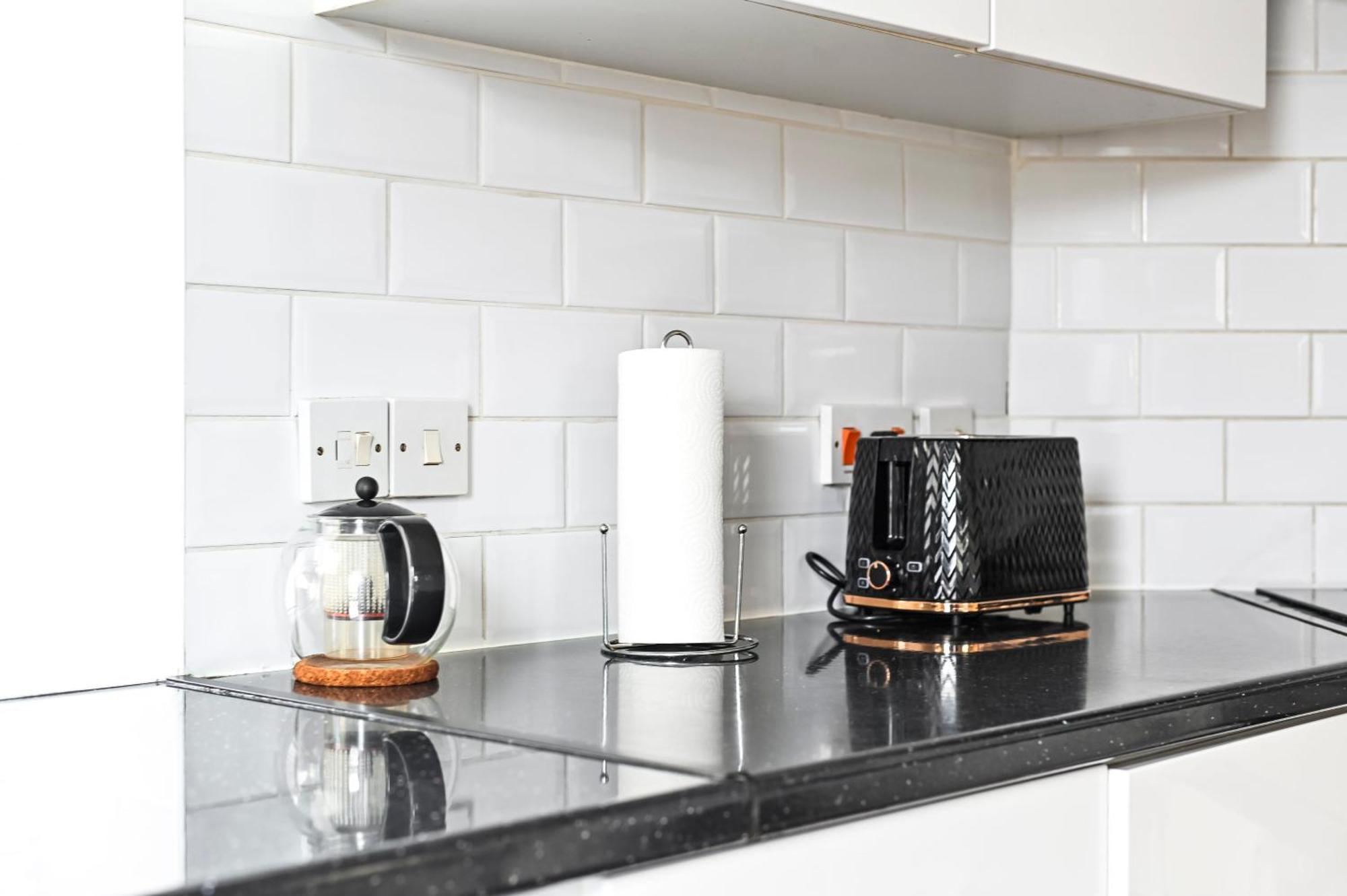 Cosy 1-Bed E15, Sleeps 4, 1 Min From Tube Station Near O2 Arena Apartment London Ngoại thất bức ảnh