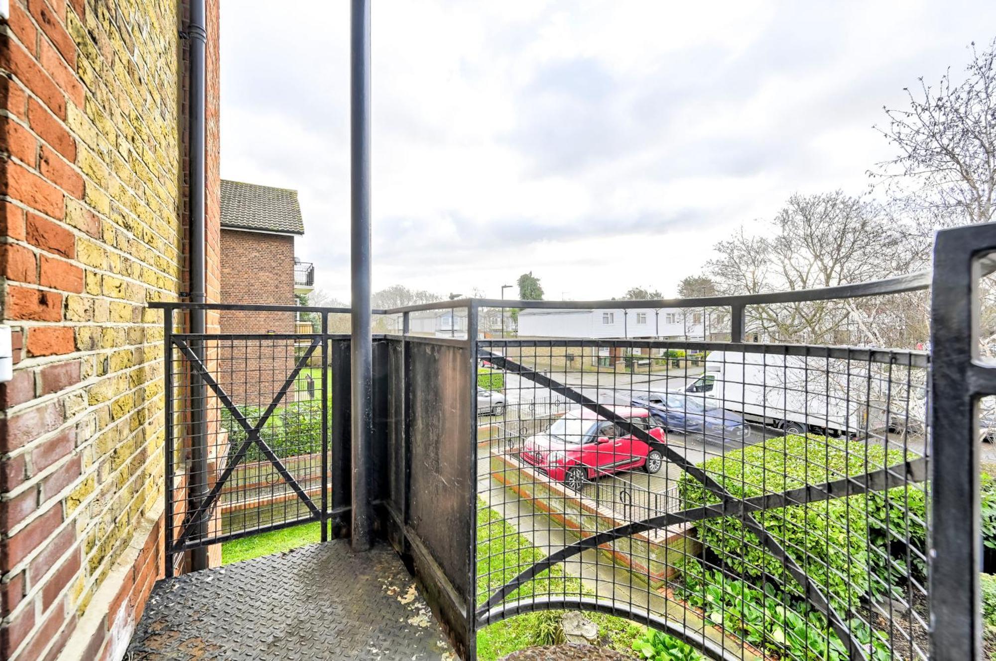 Cosy 1-Bed E15, Sleeps 4, 1 Min From Tube Station Near O2 Arena Apartment London Ngoại thất bức ảnh